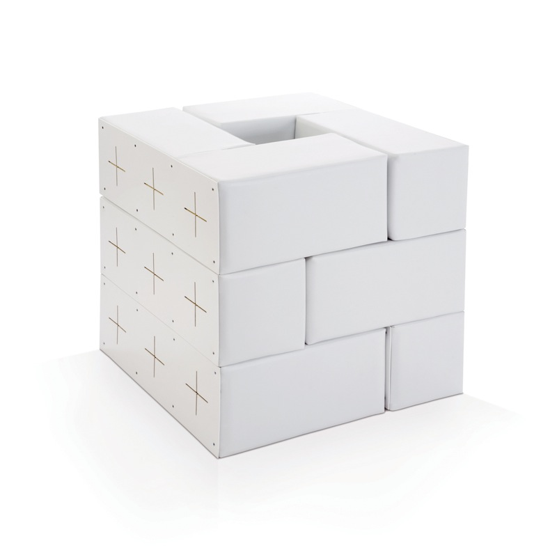 Illustration for article titled Oi Modular Sofa Makes me Think of Albino Tetris, Shipping Now